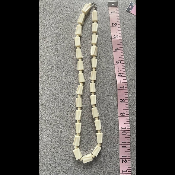 Vintage Style Square Bead Necklace - Picture 4 of 4